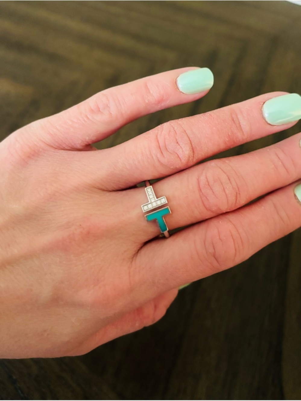 Tiffany & Co. T Ring, 18k white gold with accent diamonds - Picture 2 of 5